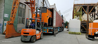 delivery the compost turner to Lebanon_副本.jpg